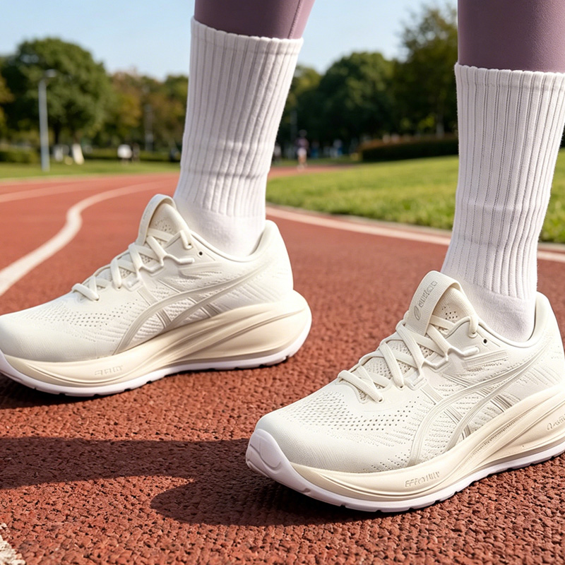 アシックス レディース ミッドトップ ランニング シューズ、 - Table Tennis Shoes Asics のレビューと価格